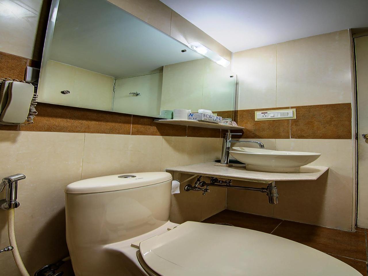 Sai Vishram Business Hotel Bangalore Exterior photo